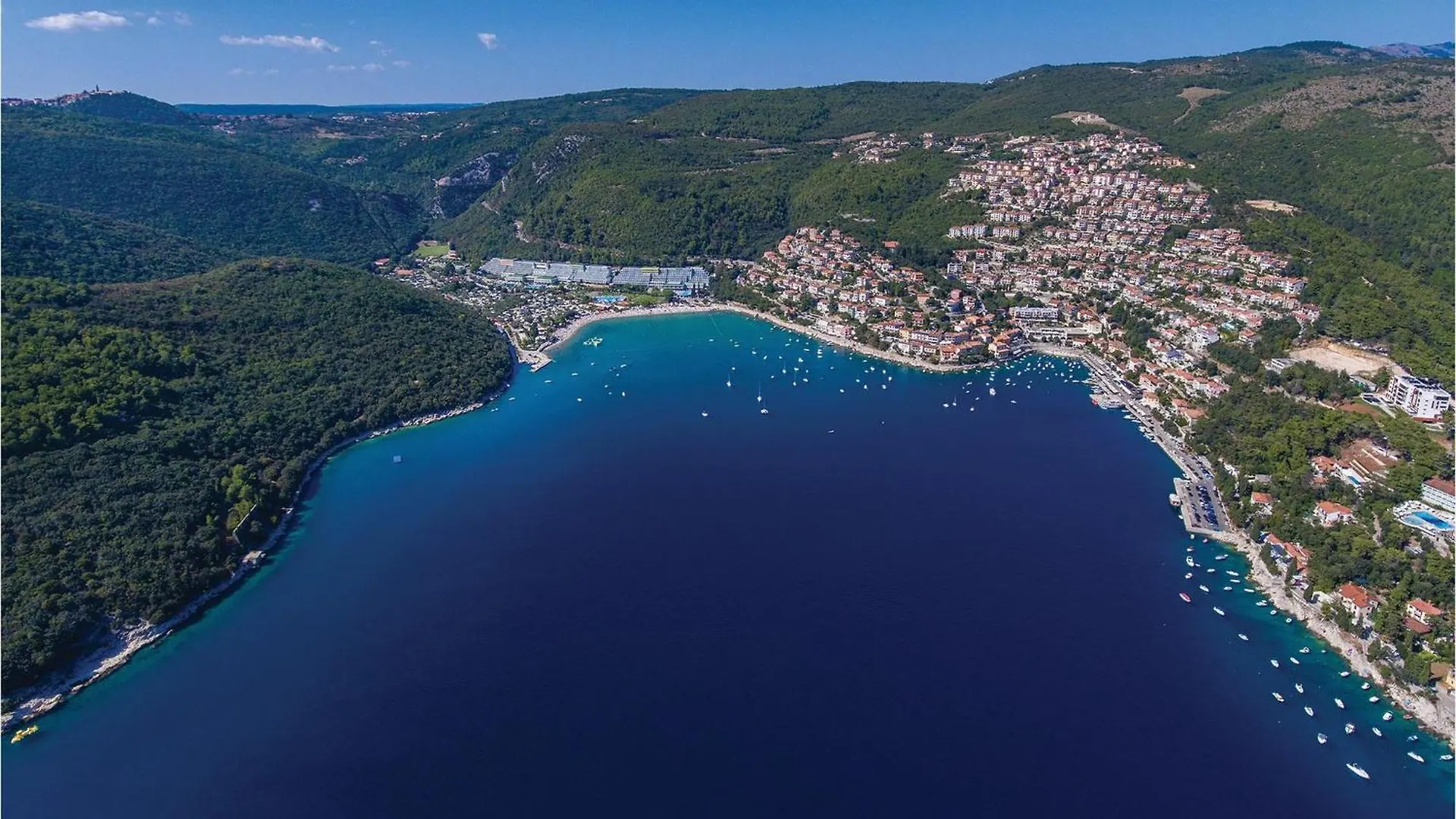 Nice Home In Labin With Outdoor Swimming Pool 度假居
