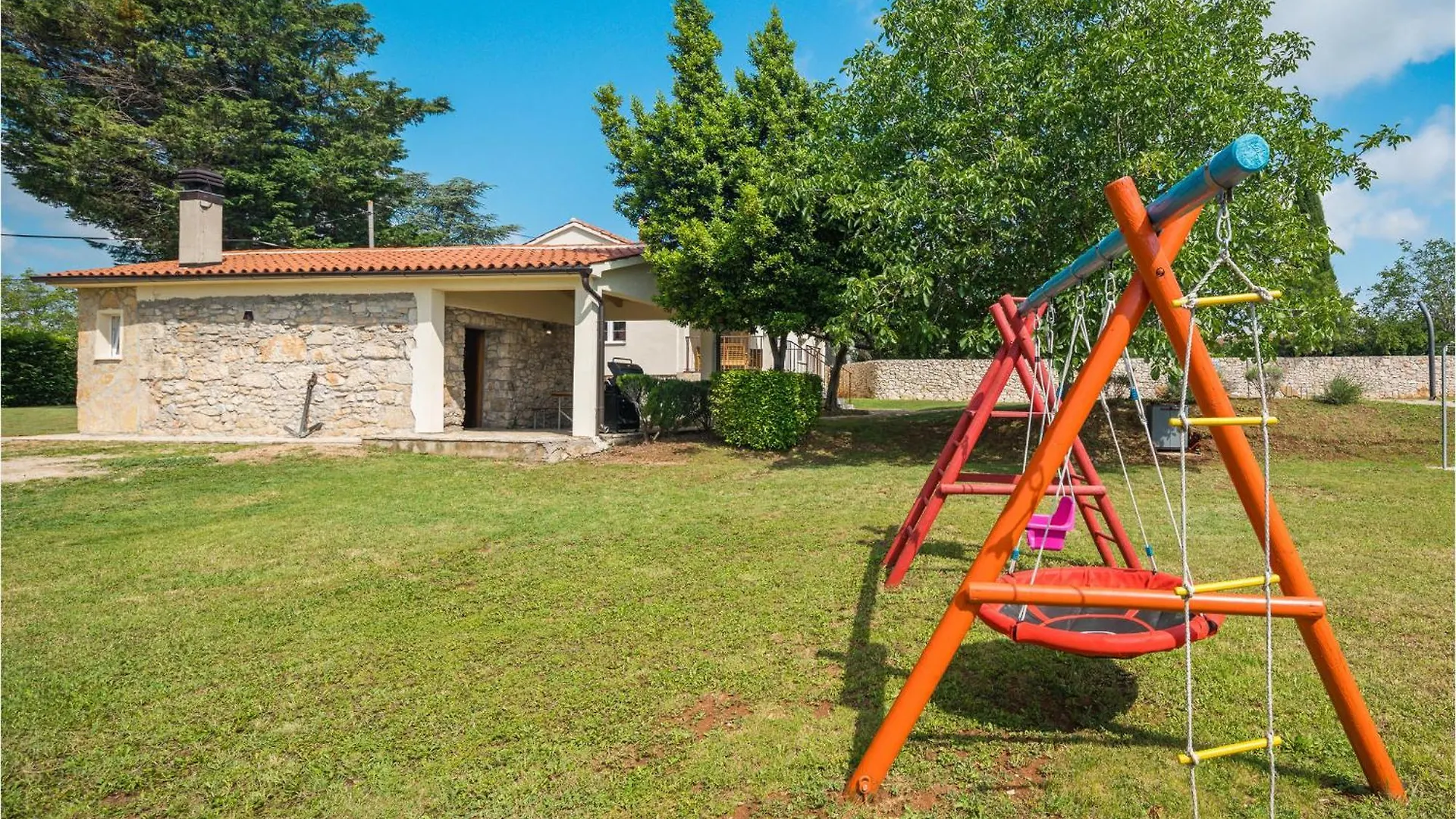 Nice Home In Labin With Outdoor Swimming Pool 拉宾