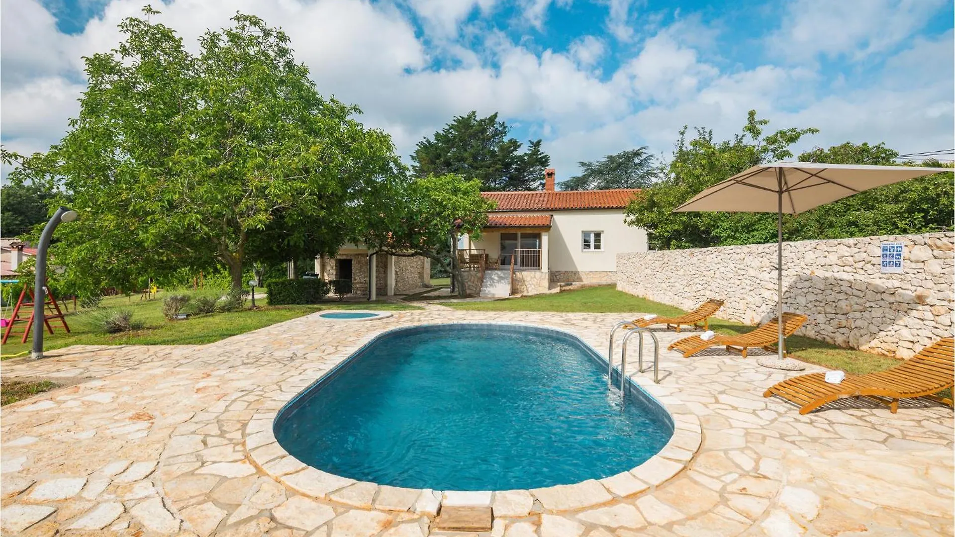 Nice Home In Labin With Outdoor Swimming Pool